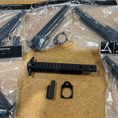 Custom Derya TM22 AR Style Charging Handle/Top Cover Assembly, Rail